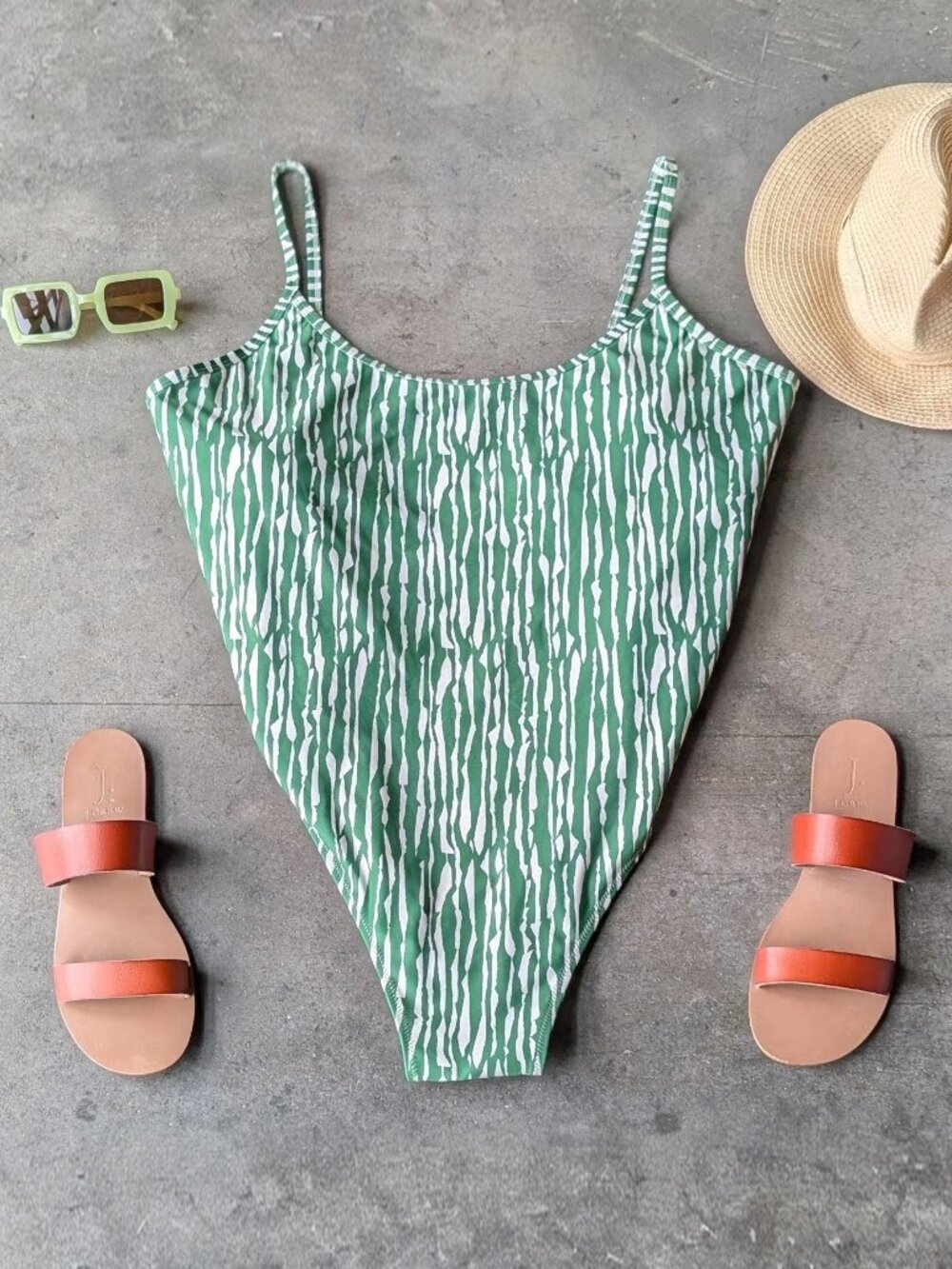 H&M Green White Patterned High Cut One Piece Swimsuit size XXL NWT